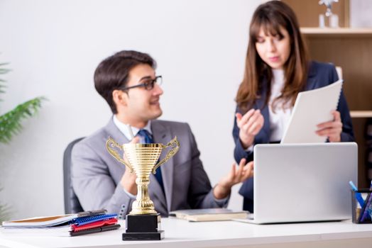O Linkedin possibilita um universo de recursos para o seu Sucesso